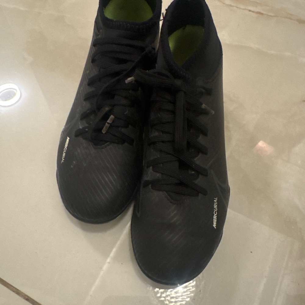 Nike Black and Neon Green Athletic Shoes